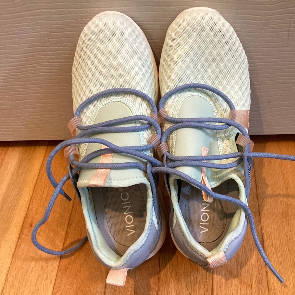 Vionic Women's Light Blue and Pink Mesh Lace-Up Sneakers